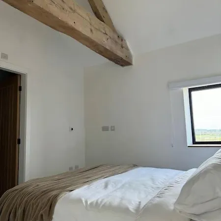 The Hayloft, Modern 4 Bed, 8 Person, Barn Conversion In A Rural Location With Great Access Silkstone Exterior photo