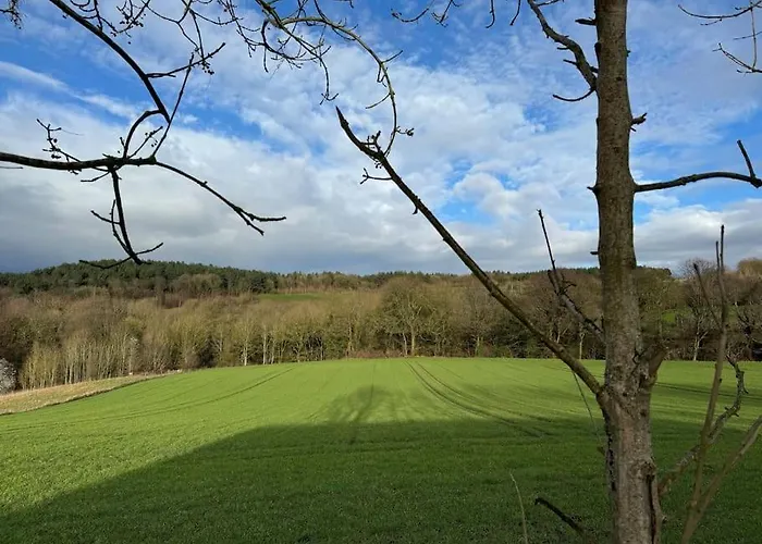 The Hayloft, Modern 4 Bed, 8 Person, Barn Conversion In A Rural Location With Great Access