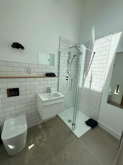 Holiday home The Hayloft, Modern 4 Bed, 8 Person, Barn Conversion In A Rural Location With Great Access *